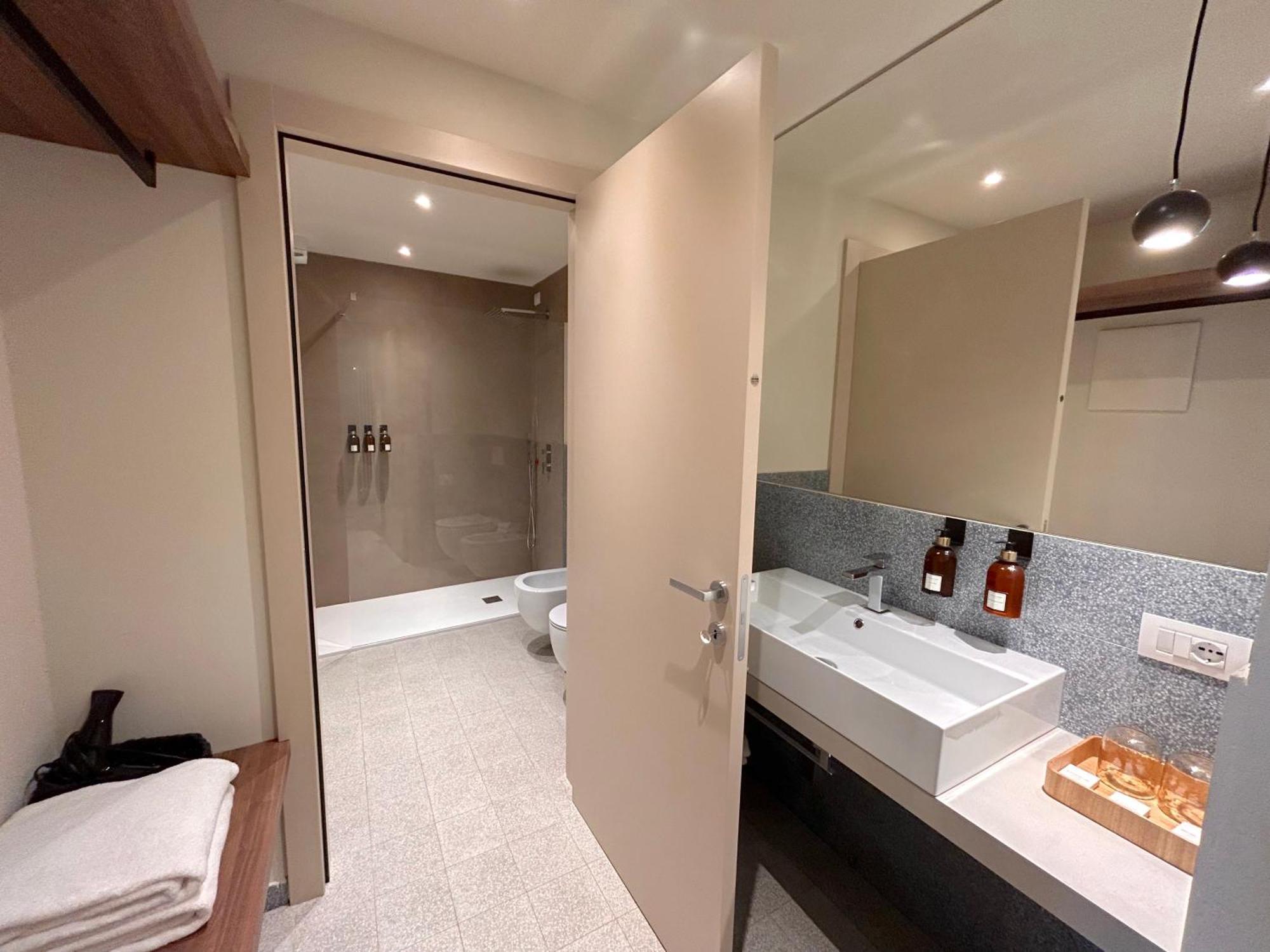 The Lake Suites Com - Luxury Stay In Lazise Exteriör bild