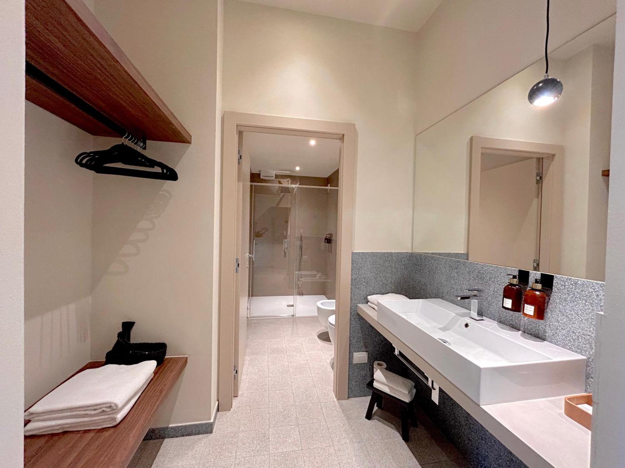 The Lake Suites Com - Luxury Stay In Lazise Exteriör bild